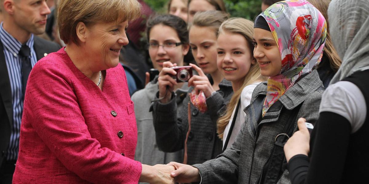 o-MERKEL-MUSLIME-facebook