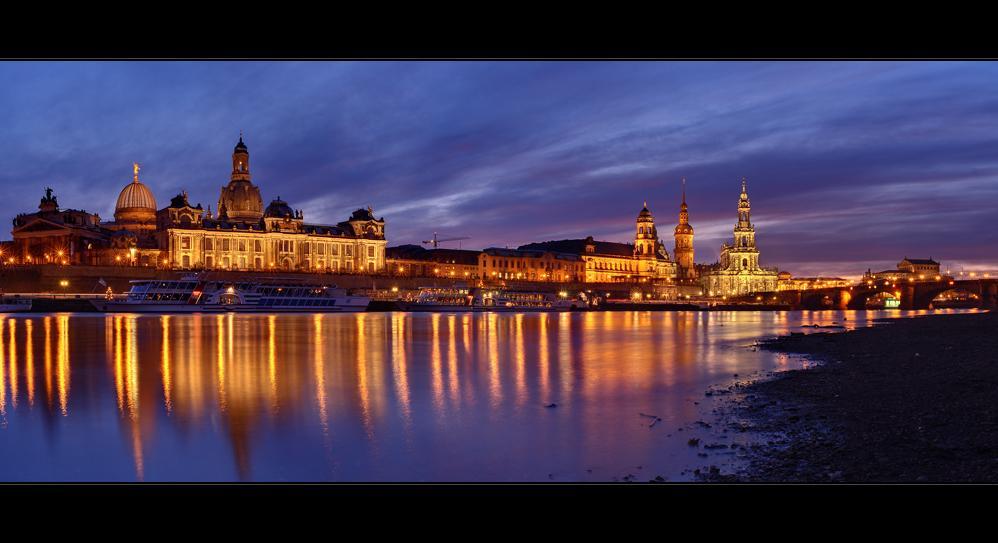 abendliches-elbpanorama-9e8a001f-2aef-44