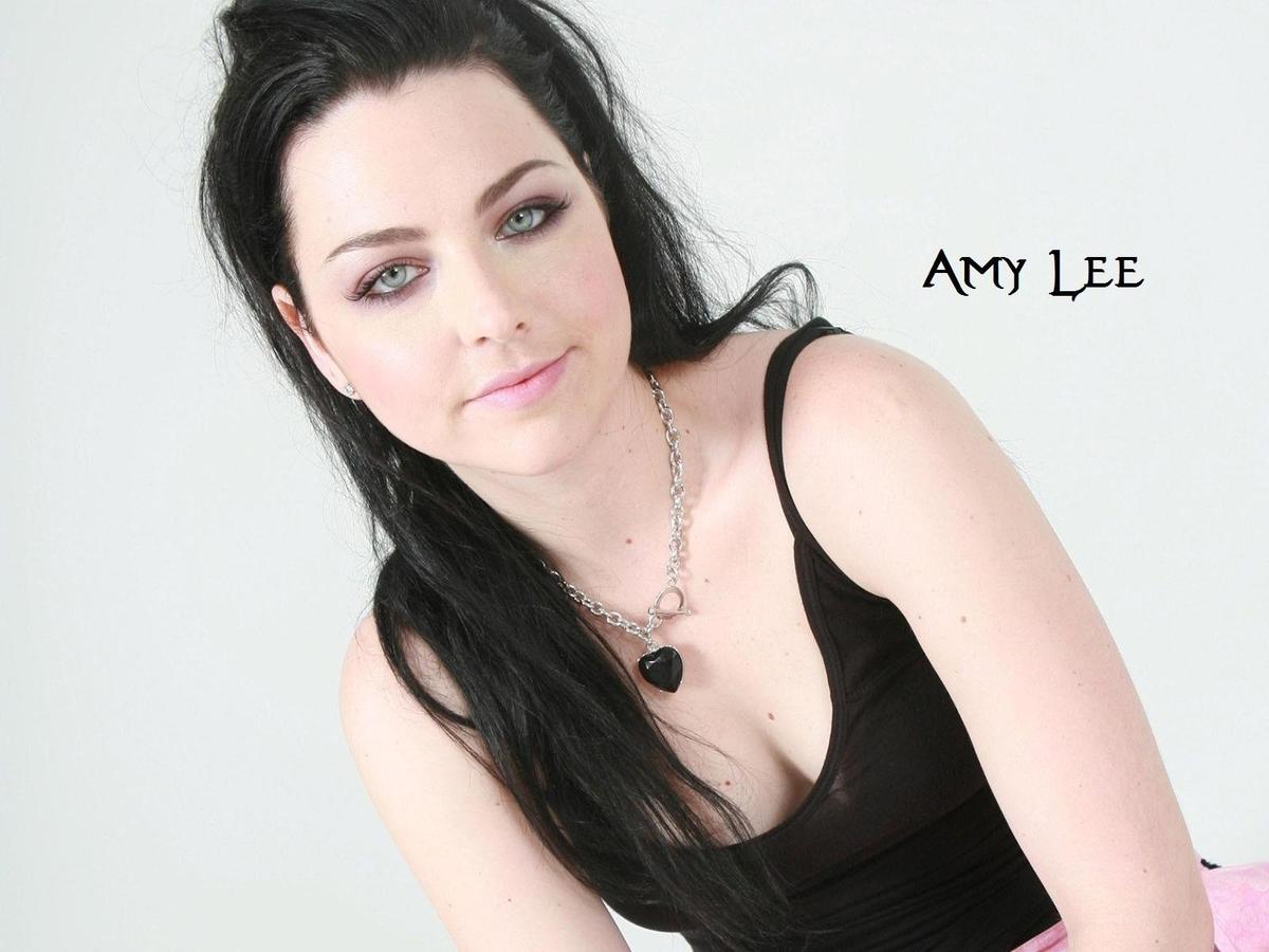 Amy-Lee-BG-evanescence-18863556-1600-120