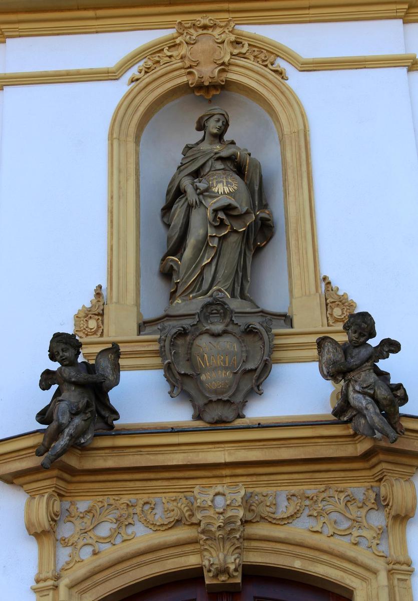 KC3A4ppele Portal Madonna