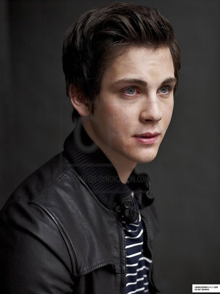 logan lerman 1383850457