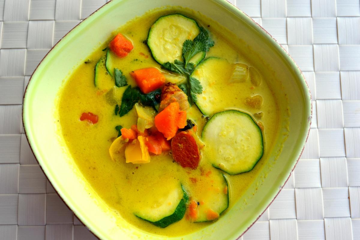 WC3A4rmende-GemC3BCse-Suppe-mit-Kokosmil