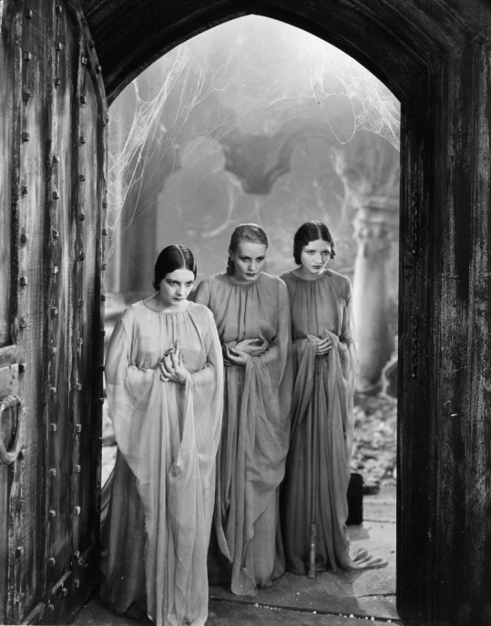 Brides-of-Dracula-1