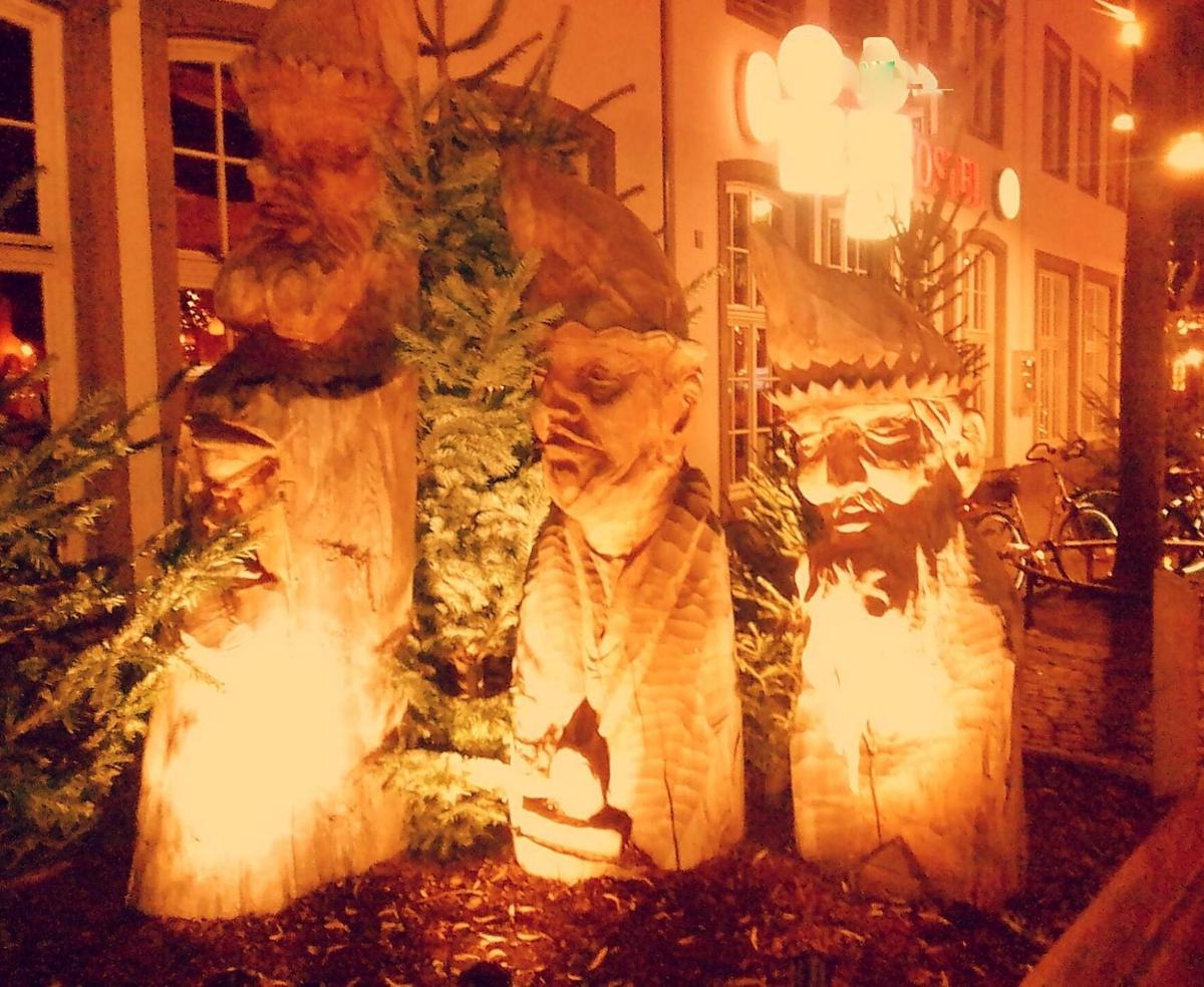 1b0c1b0aca63cbcc Holzfiguren