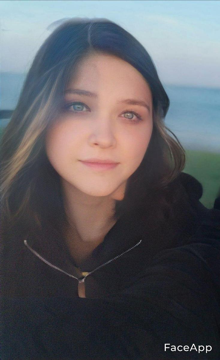 FaceApp 1637081176440