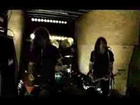 Youtube: AIRBOURNE- RUNNIN WILD