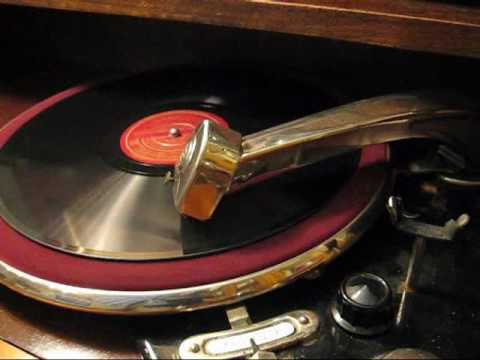 Youtube: Lale Andersen - Unter einem Regenschirm am Abend
