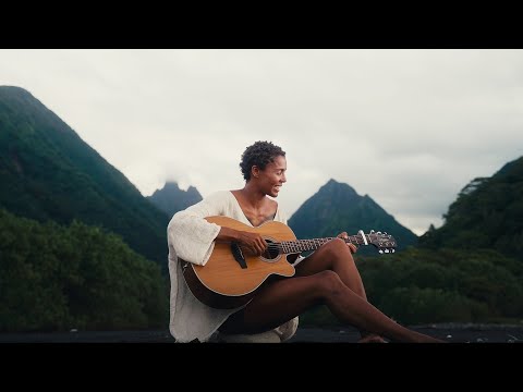 Youtube: Ayo - Money Love (Official video)