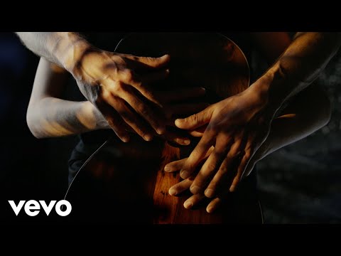 Youtube: Francis Cabrel - À l'aube revenant (Clip officiel )