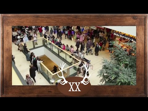 Youtube: voXXclub - "Rock mi" Flashmob in den Riem Arcaden in München