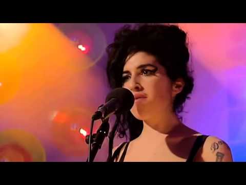 Youtube: Amy Winehouse - Back to Black (BEST LIVE PERFORMANCE)