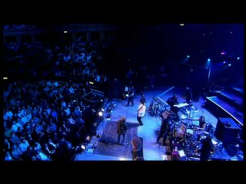 Youtube: Zucchero - Bryan May (Madre Dolcissima)