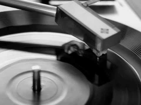Youtube: Frieder Butzmann: I'm a 7inch single - video short cut 2011 - extended version by Roman Liebe