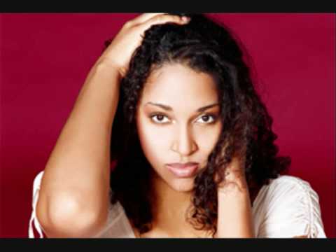 Youtube: Cassandra Steen - Darum leben wir ..(with songtext)