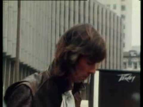 Youtube: Status Quo - The Wanderer