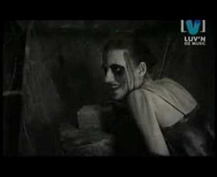 Youtube: cradle of fitlh No Time To Cry (subtitulos)