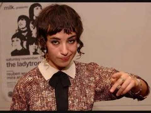 Youtube: Ladytron - Black Cat