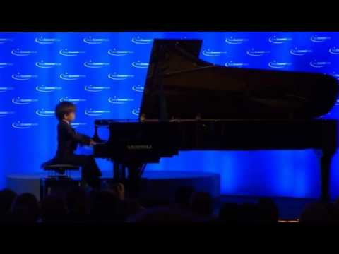 Youtube: Ricky Kam (age 5) wunderkind "Mozart-Turkish March" alla turca (live)