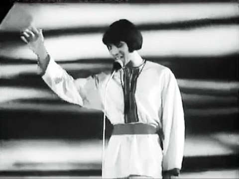 Youtube: Czesław Niemen - Dziwny jest ten świat (Sopot 1967)