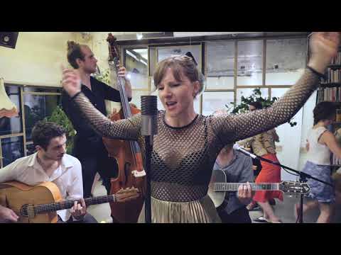 Youtube: GYPSY JAZZ - EVERYBODY WANTS TO BE A CAT - HOT CLUB DU NAX -