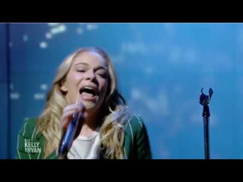 Youtube: LeAnn Rimes - You and me and Christmas