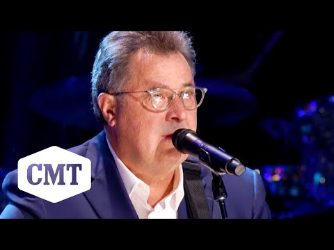 Youtube: Vince Gill Performs "I Gave You Everything I Had" | CMT Giants: Vince Gill