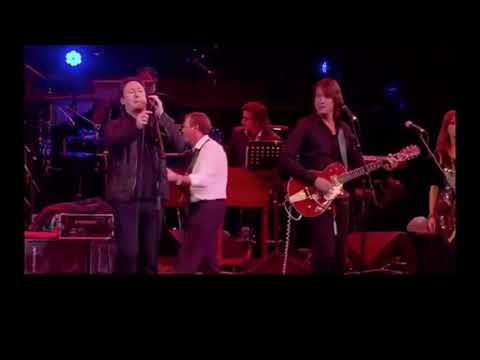Youtube: Julian Lennon 'Stand By Me' - Rock Gala Live 2011