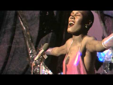 Youtube: Grace Jones - La Vie En Rose (HD,16:9)
