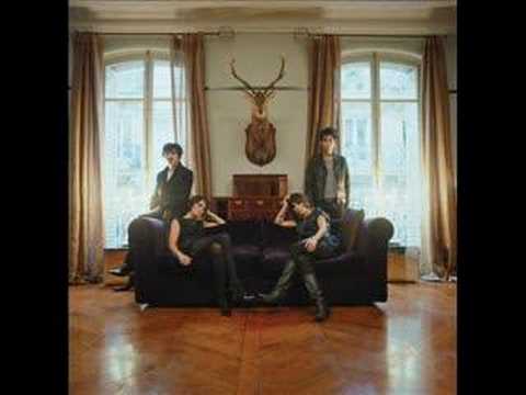 Youtube: Ladytron - Deep Blue