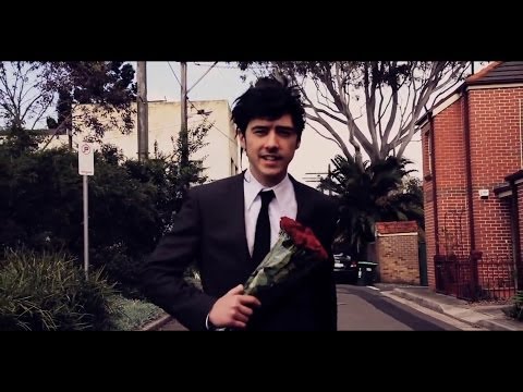 Youtube: STICKY FINGERS - HAPPY ENDINGS (Official Video)