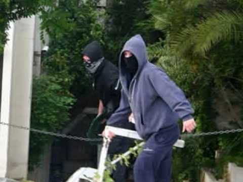 Youtube: Wake up - Rage Against The Machine