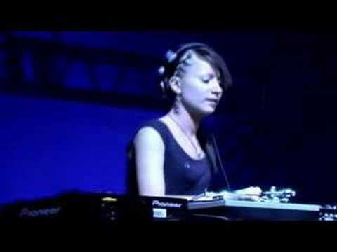 Youtube: Lady Waks - Minimal (Breaks)