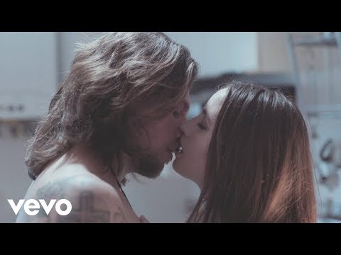 Youtube: Enrico Nigiotti - Nel silenzio di mille parole (Guest Matilde Gioli)