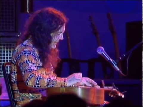 Youtube: Ry Cooder & David Lindley Hold That Snake
