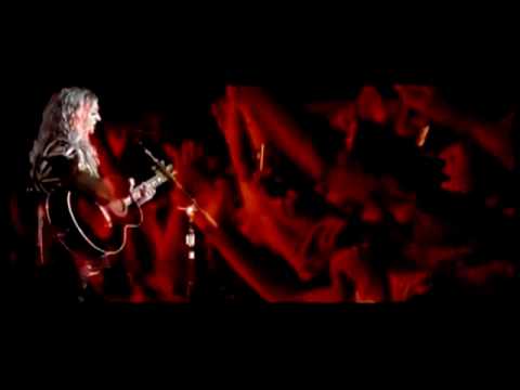 Youtube: Madonna Miles Away OFFICIAL VIDEO