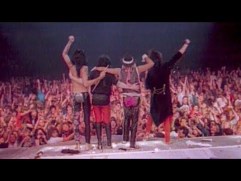 Youtube: Mötley Crüe - Home Sweet Home (Official Music Video)