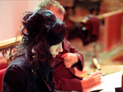 Youtube: PJ Harvey - Written On The Forehead
