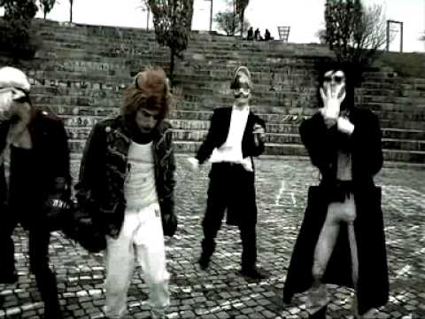 Youtube: BONAPARTE "I CAN'T DANCE"