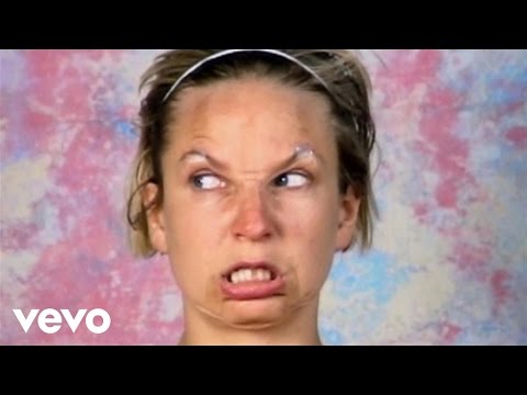 Youtube: Sia - Buttons