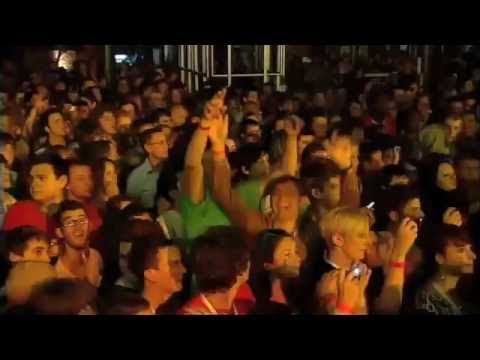 Youtube: itunes Festival - I'm Not Your Toy