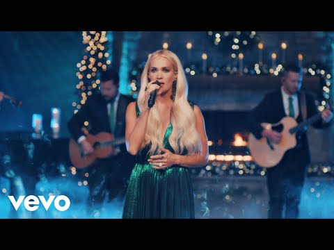 Youtube: Carrie Underwood - Have Yourself A Merry Little Christmas (2021 Christmas in Rockefeller Center)
