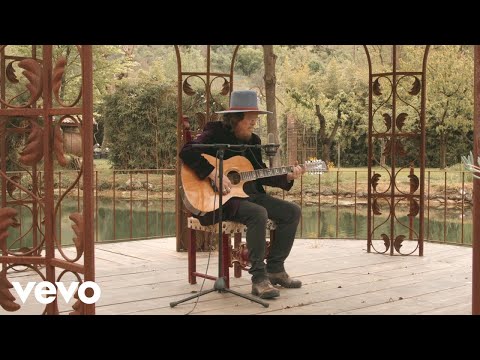 Youtube: Zucchero - L'Amore È Nell'Aria (INACUSTICO)