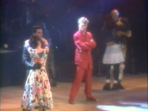 Youtube: DAVID BOWIE - ABSOLUTE BEGINNERS - LIVE GLASS SPIDER TOUR 1987