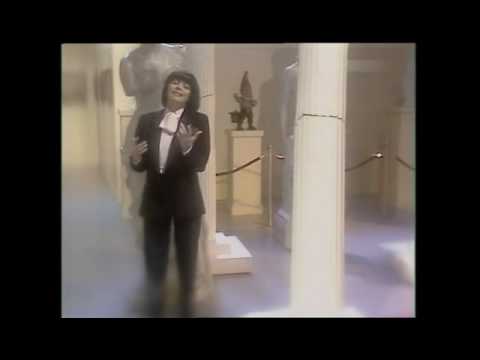 Youtube: Mireille Mathieu - Du musst mir gar nichts von Liebe sagen 1981