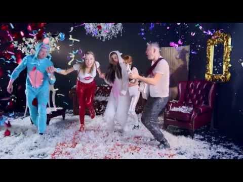 Youtube: LINDA HESSE - KNUTSCHEN... ich kann nichts dafür (Offizielles Video)