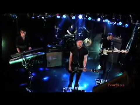 Youtube: White Lies - To Lose My Life - Live on Fearless Music