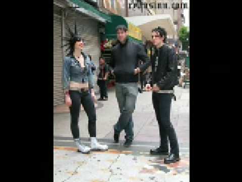 Youtube: The Distillers - Warriors
