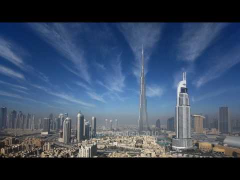 Youtube: Clouds & Contrails over Downtown Burj Dubai