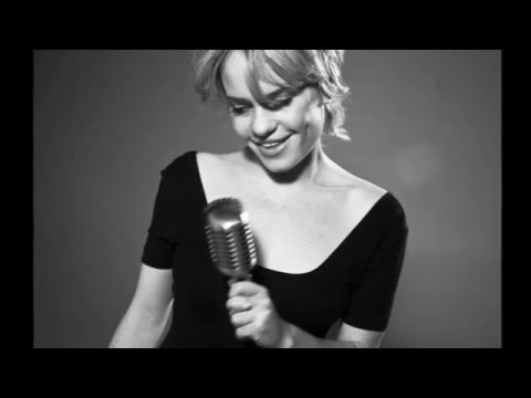 Youtube: Duffy - Make the World Go Away