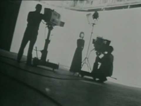 Youtube: Esther Ofarim - La rose et la violette - אסתר עופרים